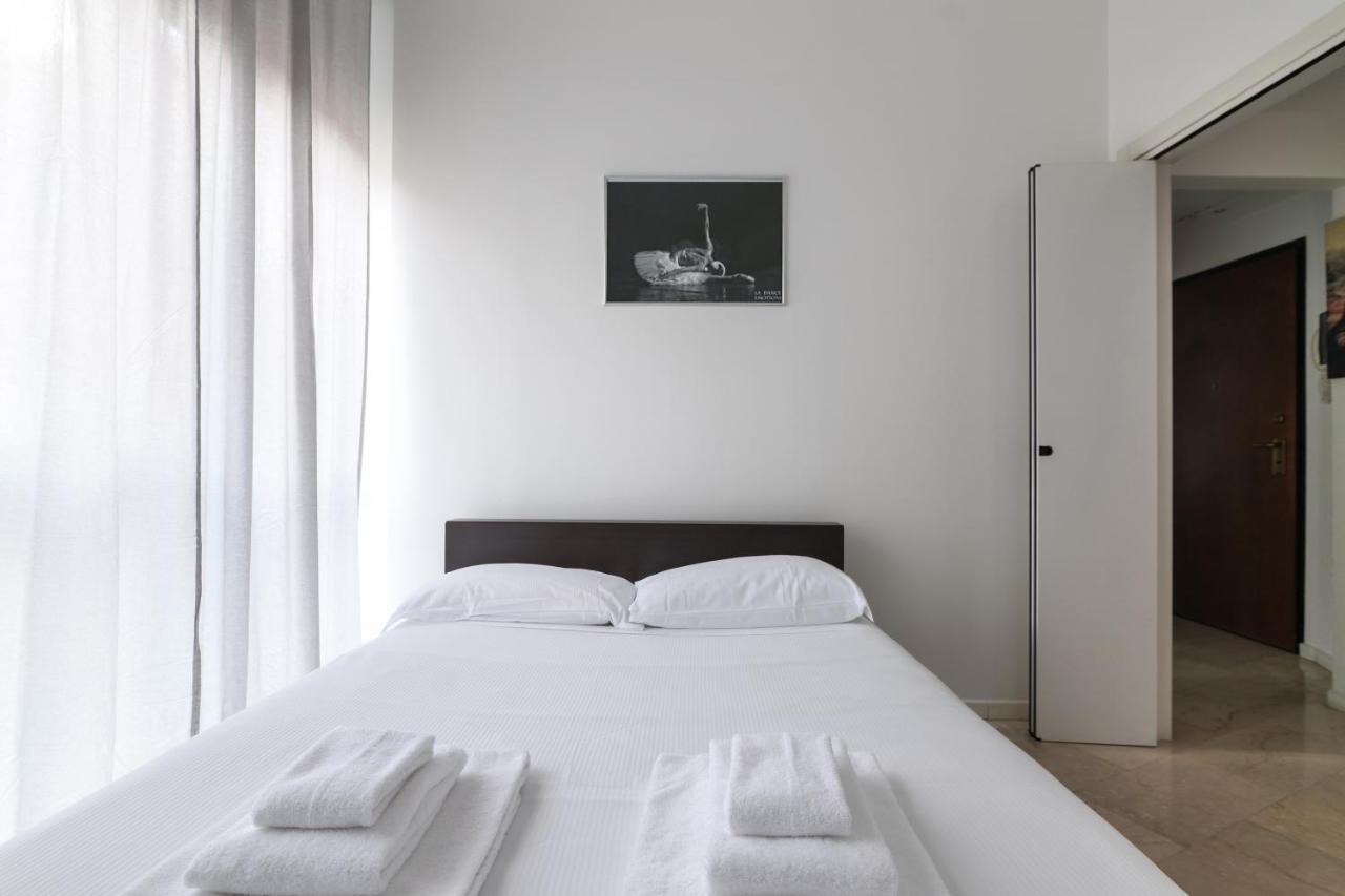 Prestige Boutique Homes - Duomo 1 Milan Exterior photo